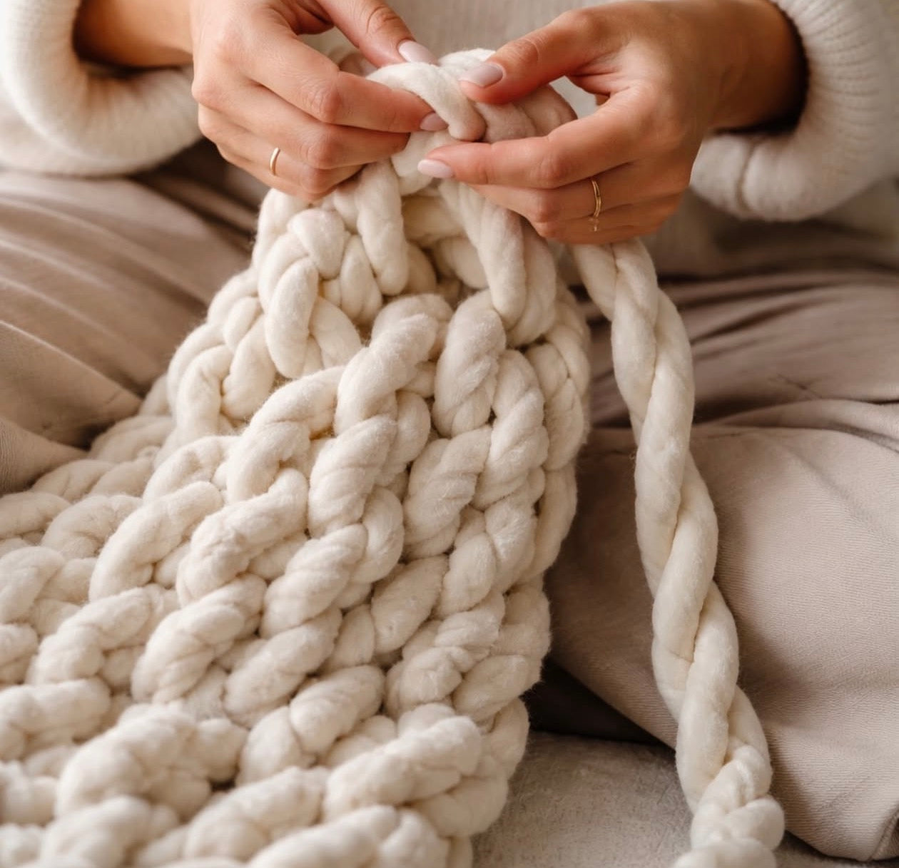 Luxury That Lasts: Why Heirloom Knits Are Replacing Fast Home Decor